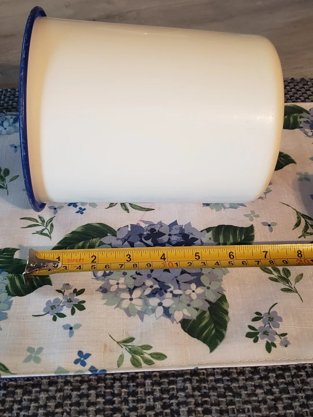 Tupperware sturdy food